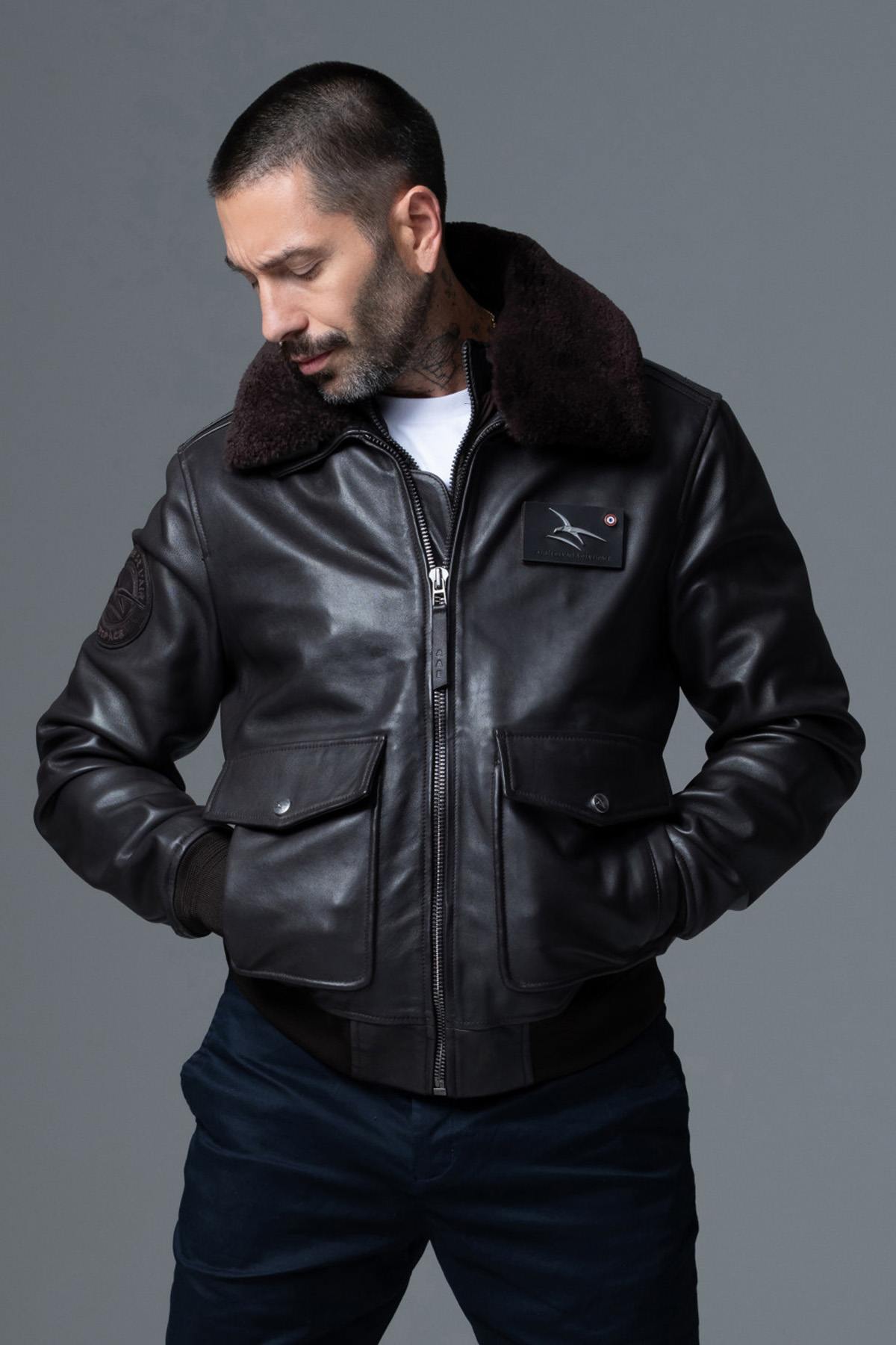 Collector's brown leather jacket with premium finishes - Image n°2