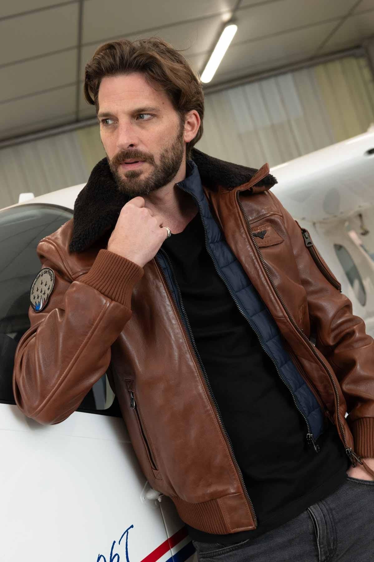 Aviator of the Patrouille de France in cognac leather - Image n°1