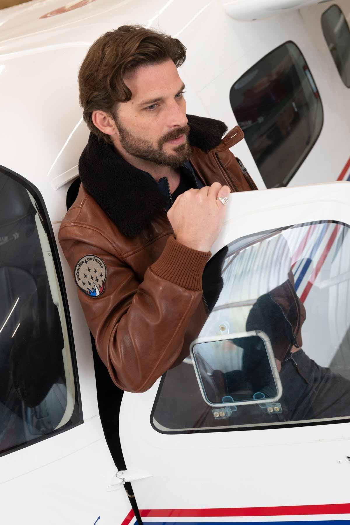 Aviator of the Patrouille de France in cognac leather - Image n°8