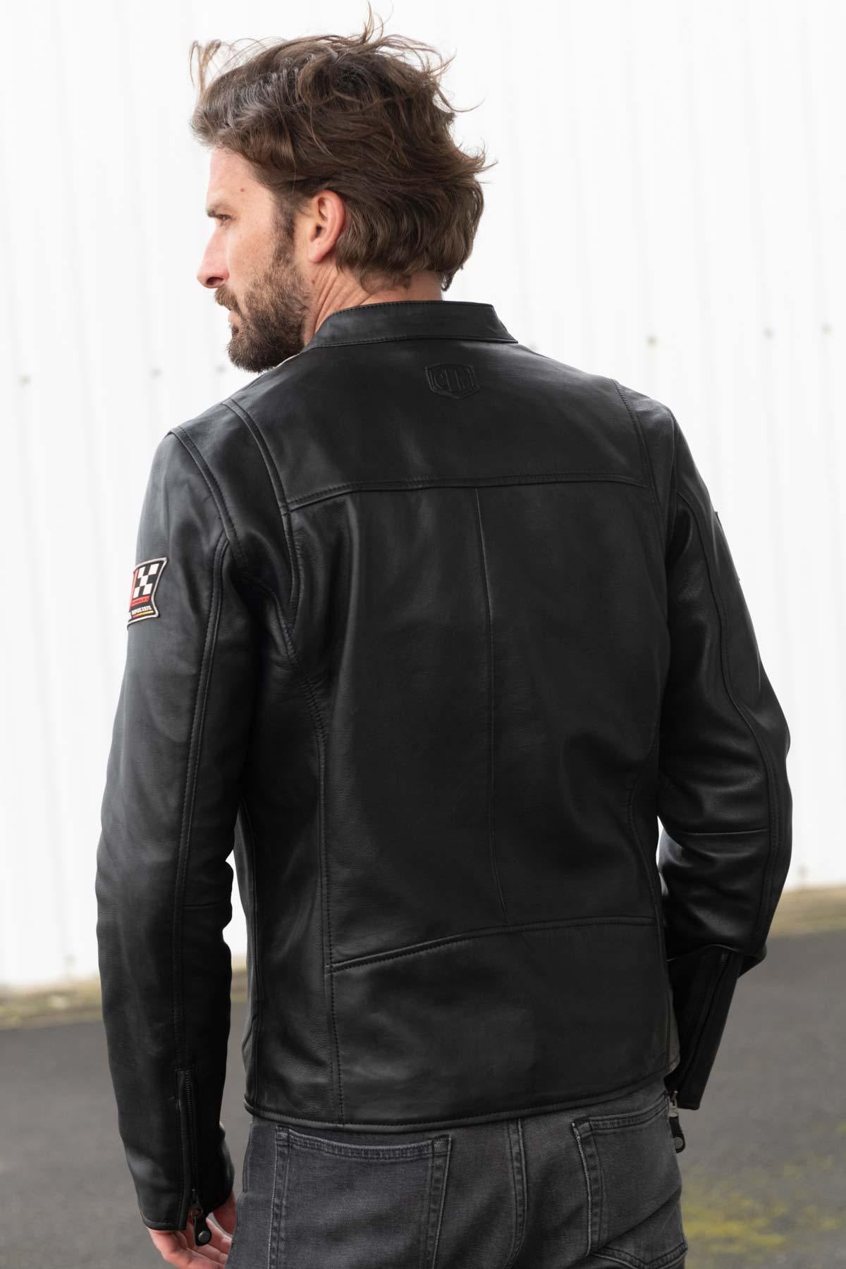 Pilot JP Jarier’s black leather jacket - Image n°4