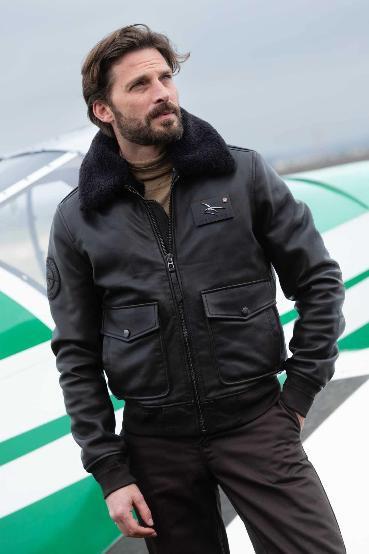 Collector's brown leather jacket with premium finishes - Image n°1