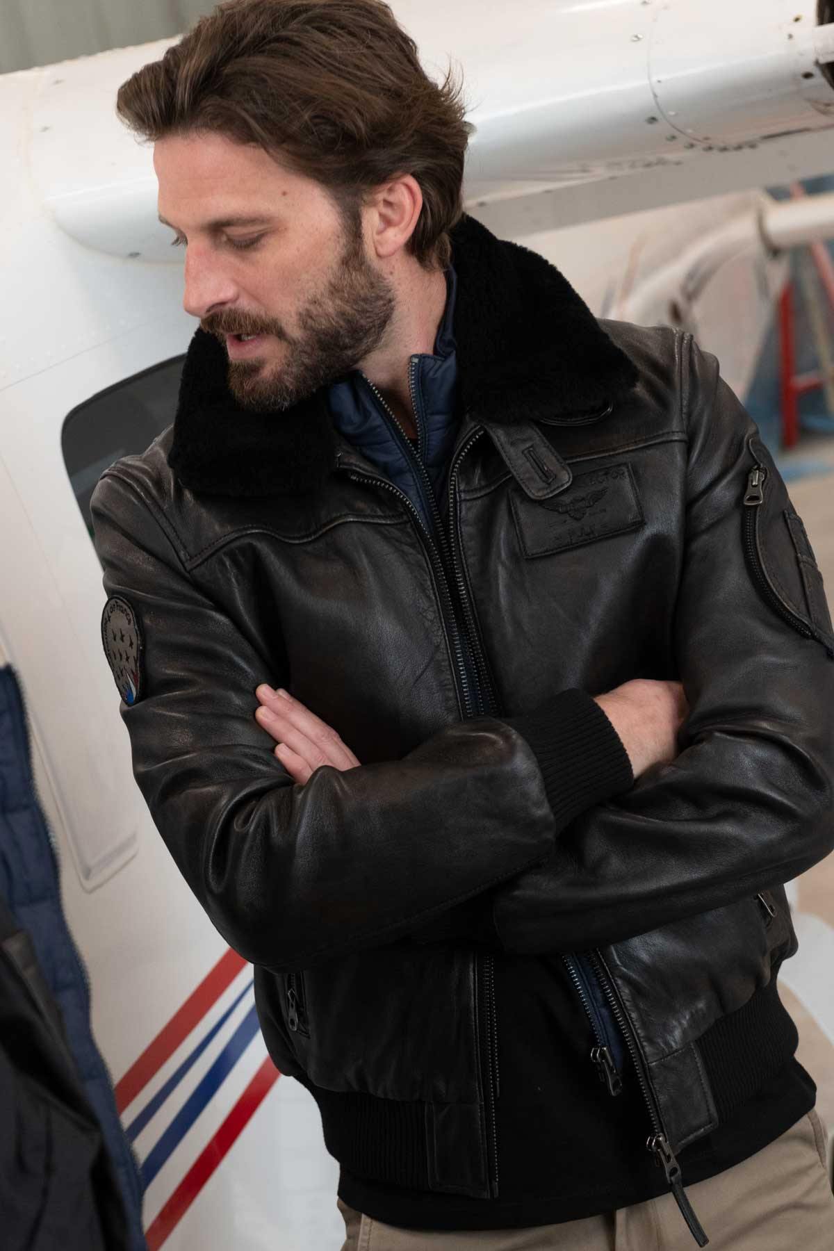 Mythical leather bomber jacket from the Patrouille de France - Image n°1