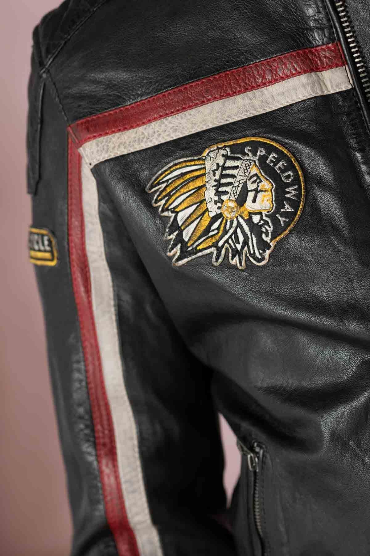 Black and red biker leather jacket with patches - Image n°6