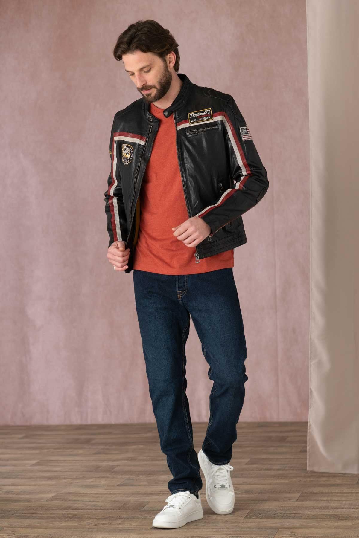 Black and red biker leather jacket with patches - Image n°2