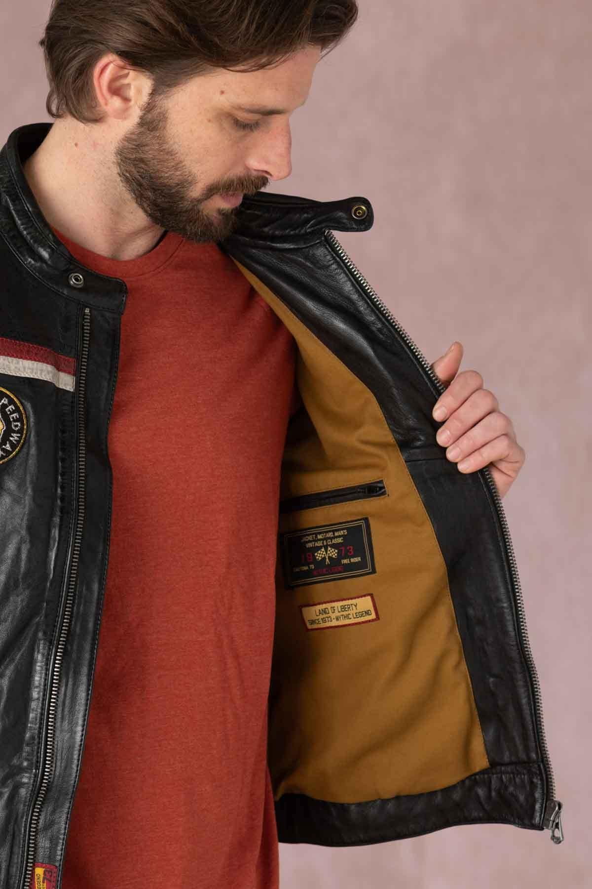 Black and red biker leather jacket with patches - Image n°7