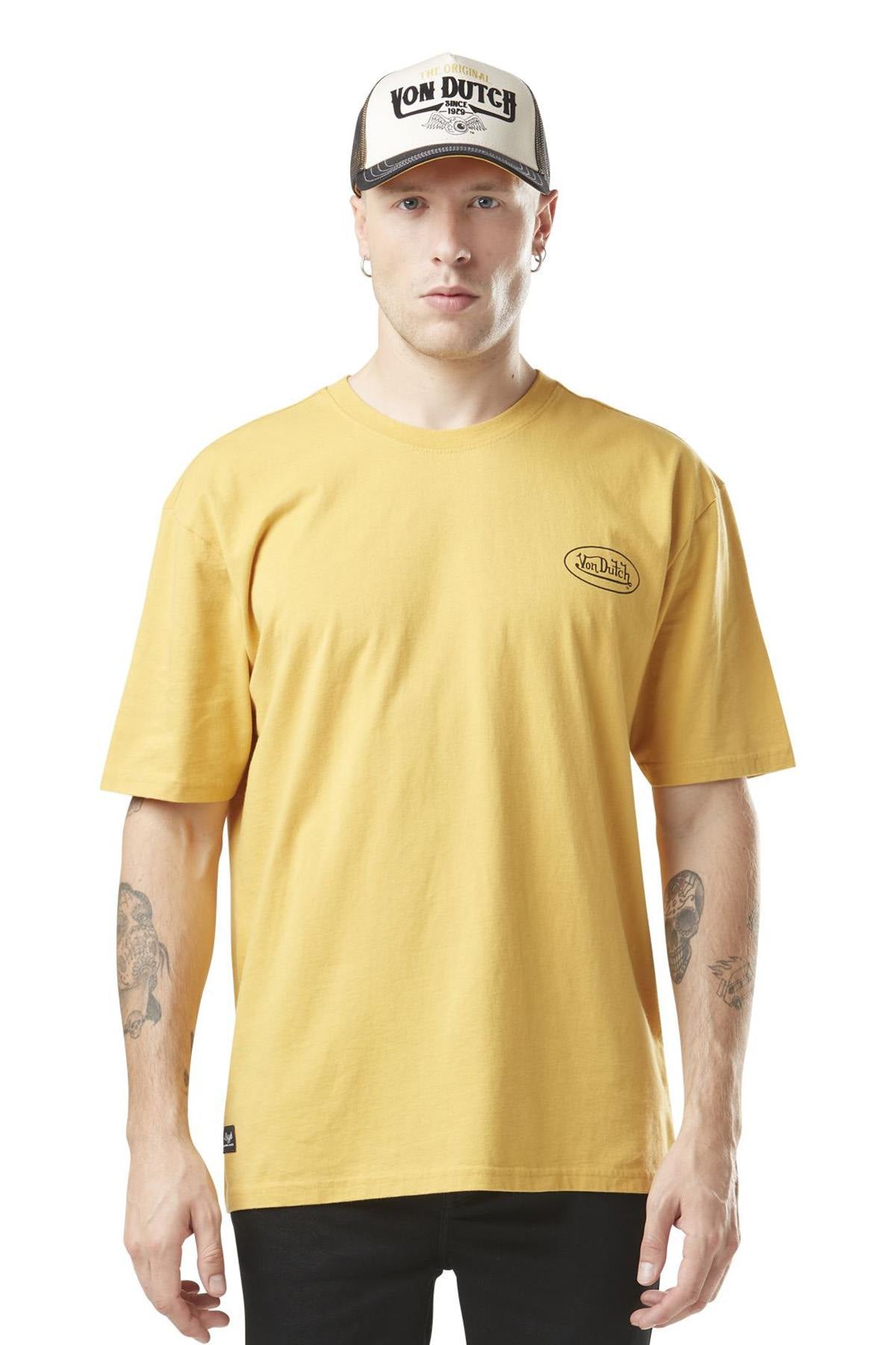 Yellow t-shirt with illustration on the back - Image n°1