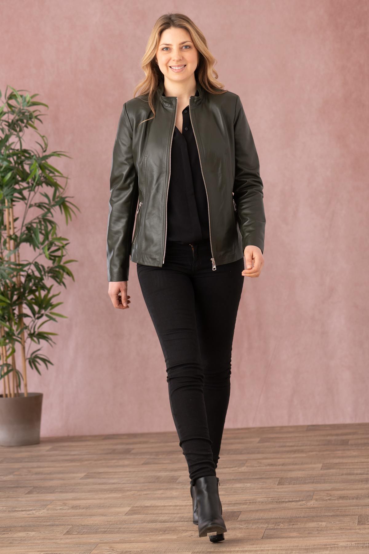 Olive-colored leather jacket for women - Image n°3