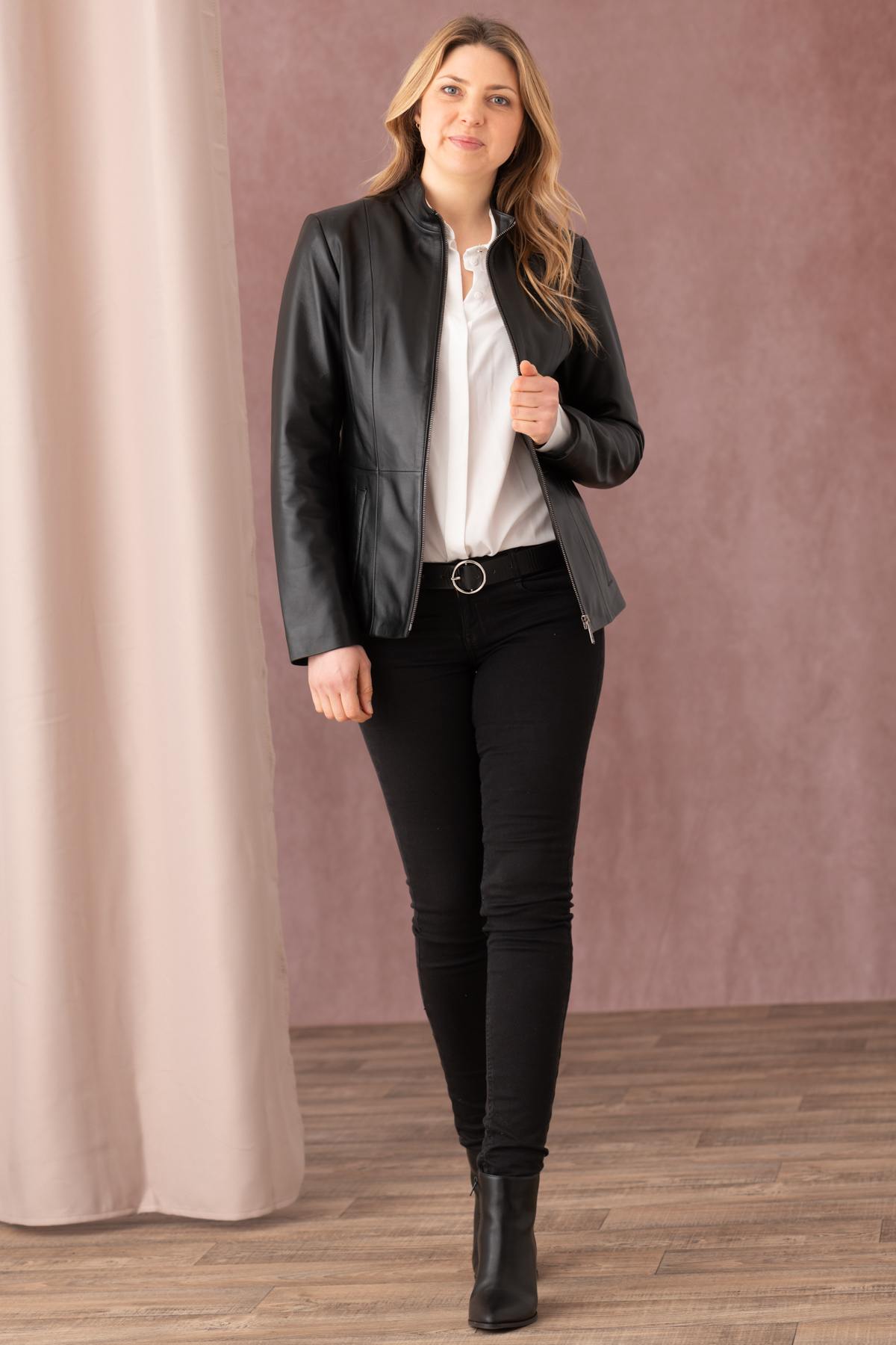 Elegant black pearl leather jacket - Image n°2