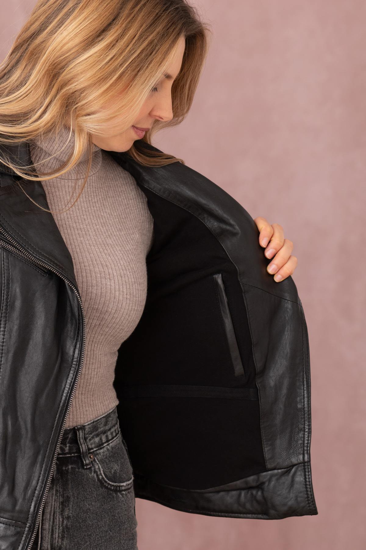 Regular fit black leather Biker Jacket - Image n°6