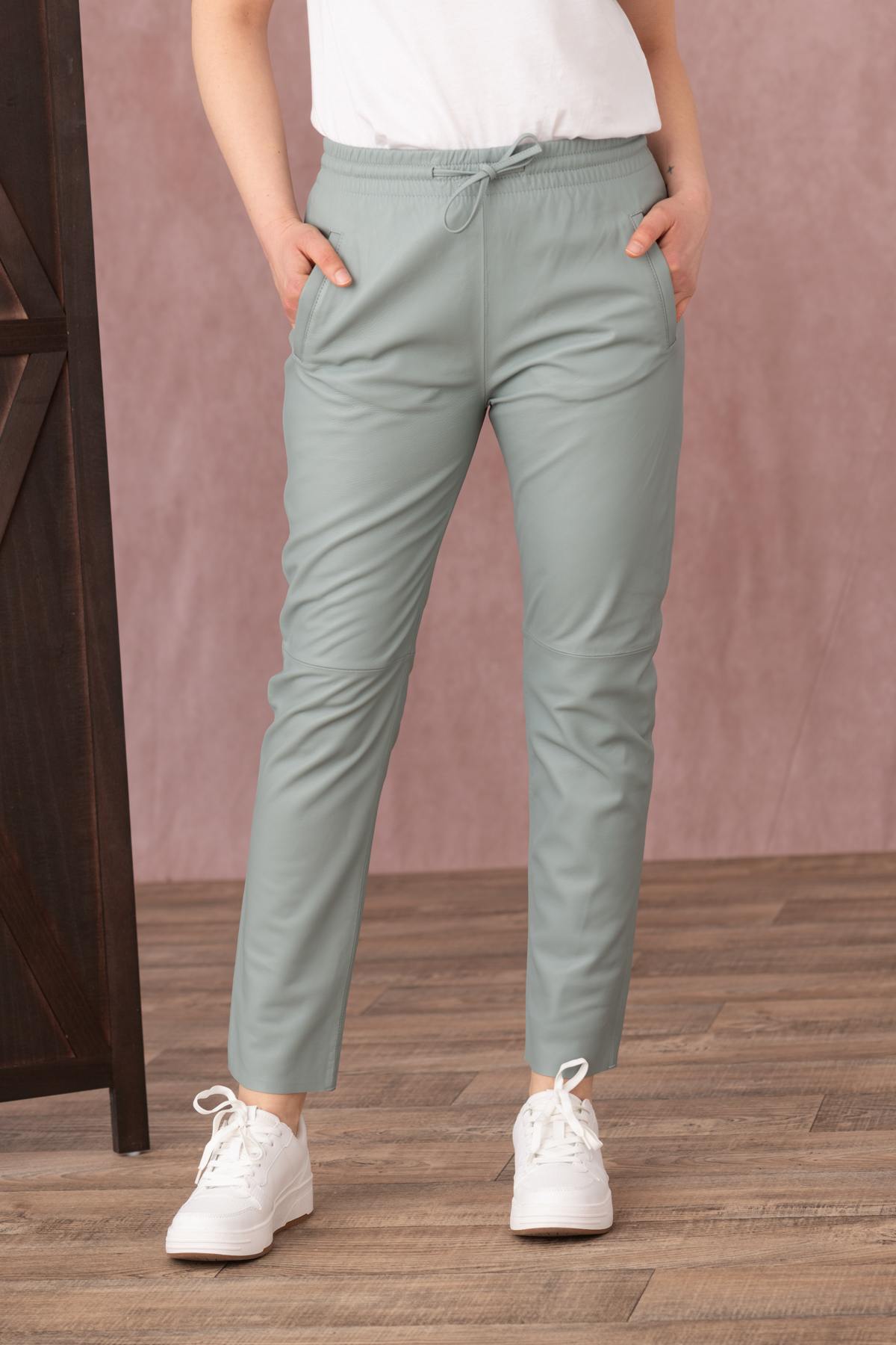 Trendy almond-colored leather joggers - Image n°1