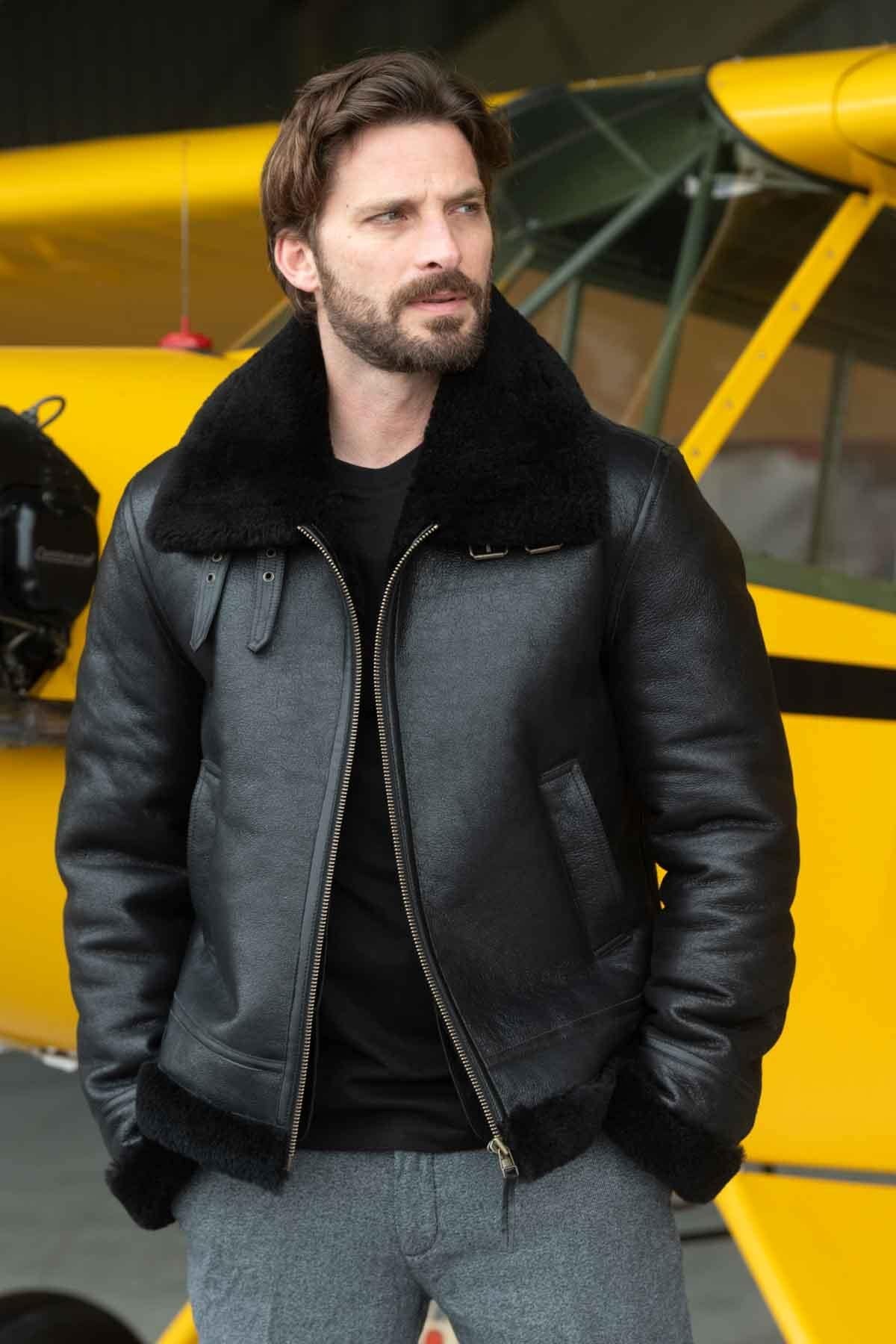 Black shearling bomber jacket - Image n°1