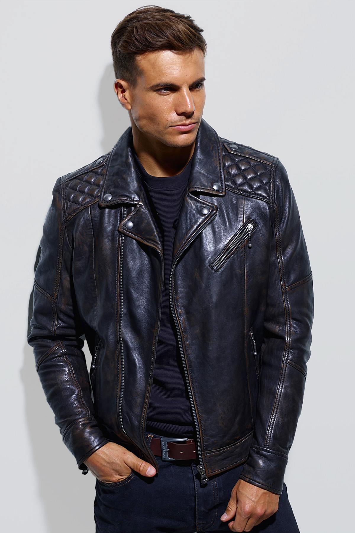 Black aged leather jacket with perfecto collar - Image n°1