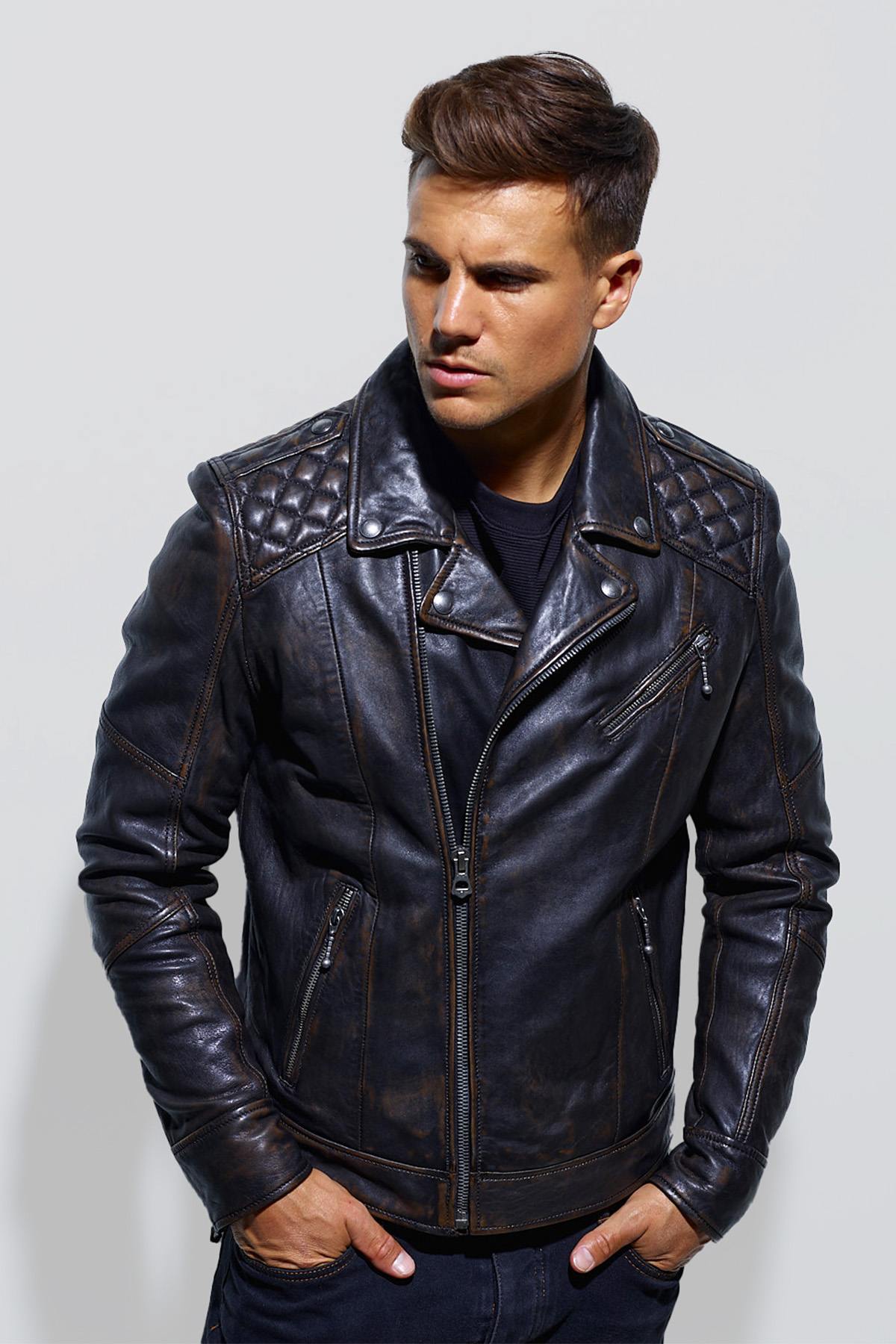 Black aged leather jacket with perfecto collar - Image n°4