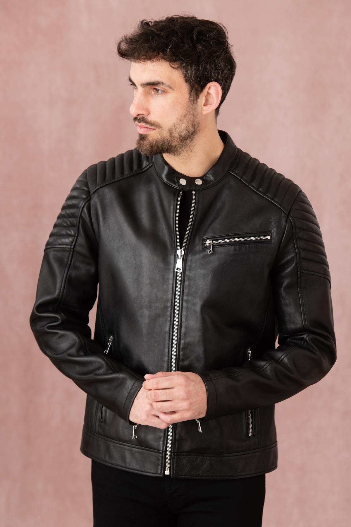 Black leather jacket with biker collar and stitching on the shoulders - Image n°4