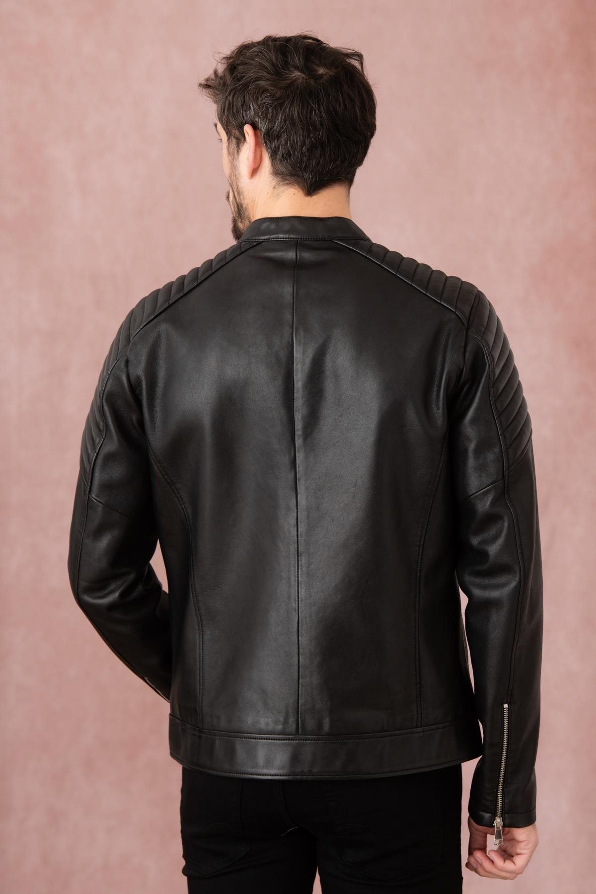 Black leather jacket with biker collar and stitching on the shoulders - Image n°5