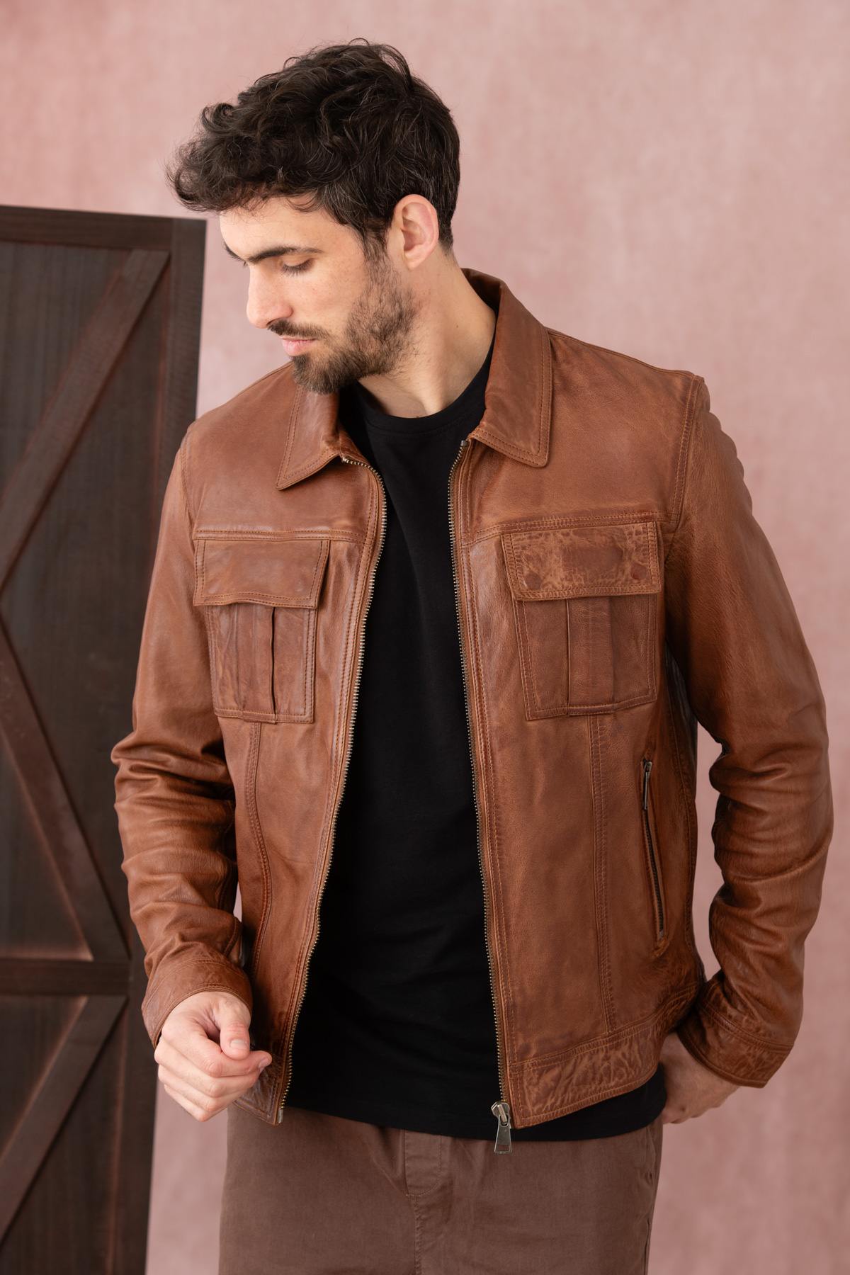 Leather jacket with shirt collar and chest pockets - Image n°1