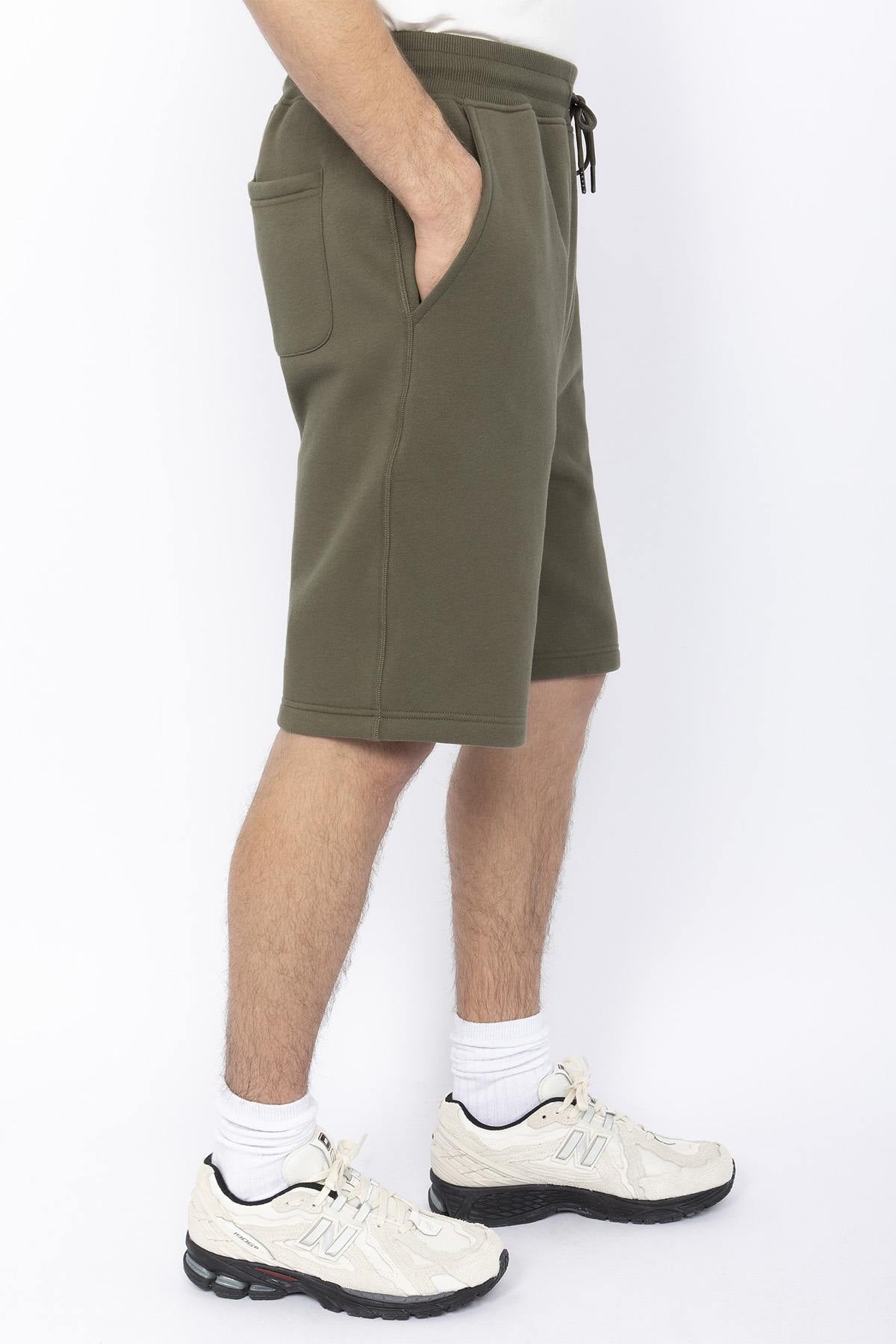 Casual shorts in sage khaki color - Image n°2