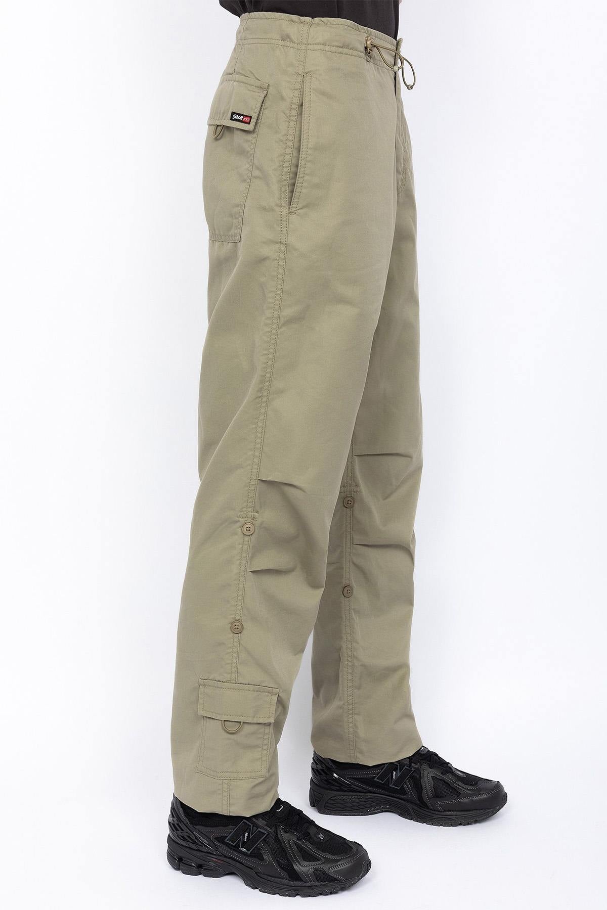 Army pants convertible into wise khaki cropped pants - Image n°1