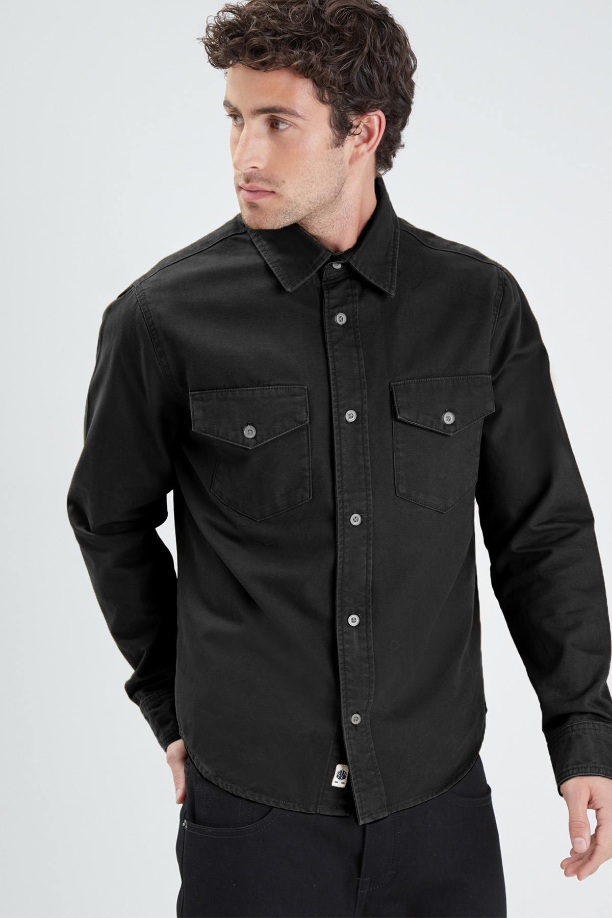 Black cotton shirt with chest pockets - Image n°1