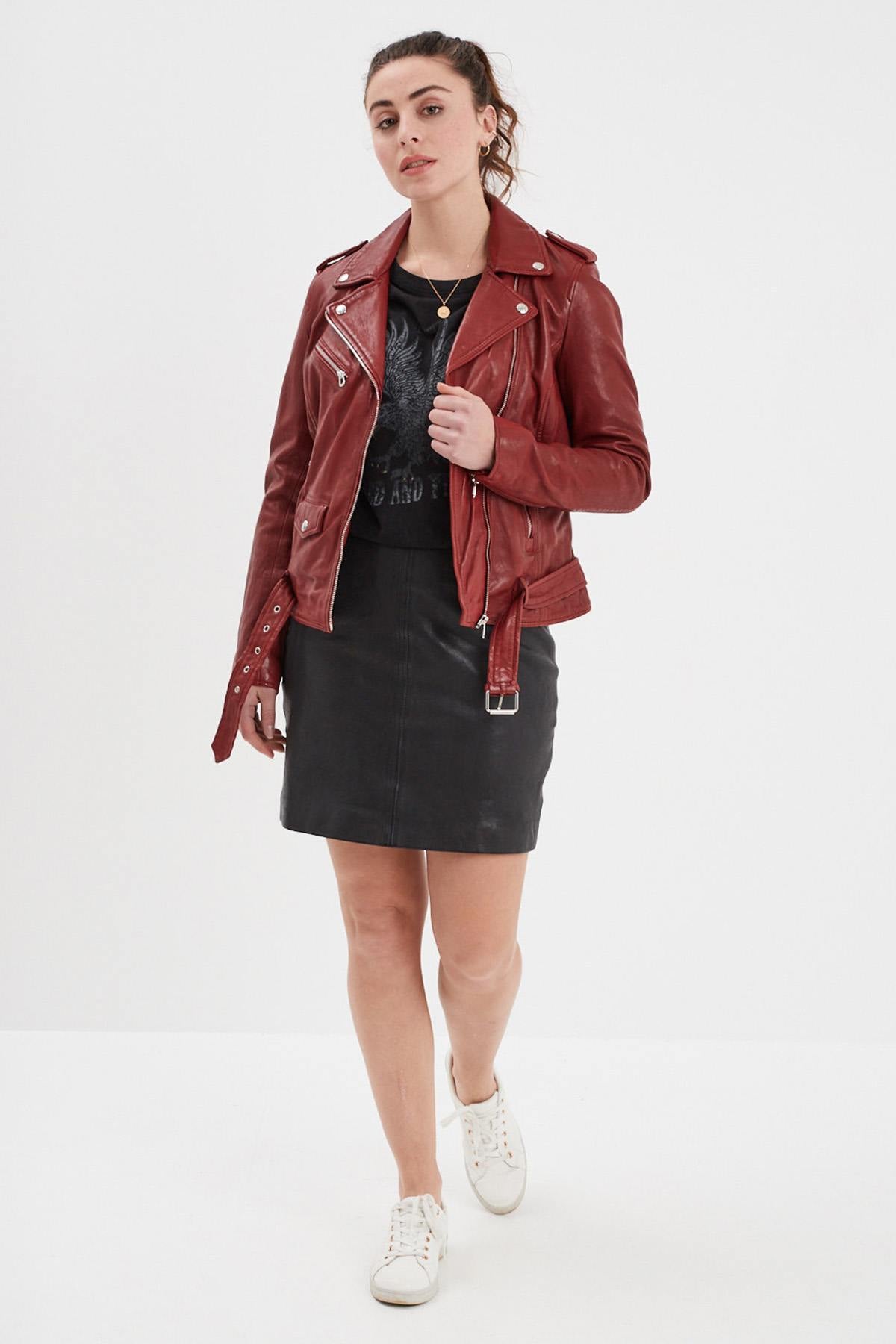 Biker style leather jacket in chili red color - Image n°2