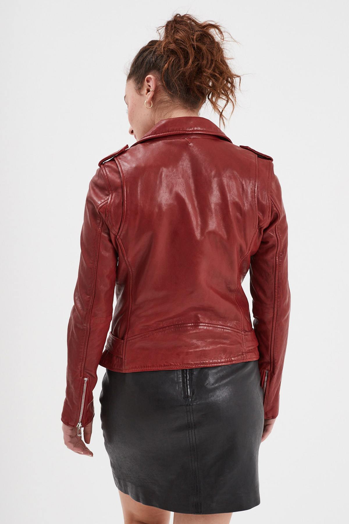 Biker style leather jacket in chili red color - Image n°5