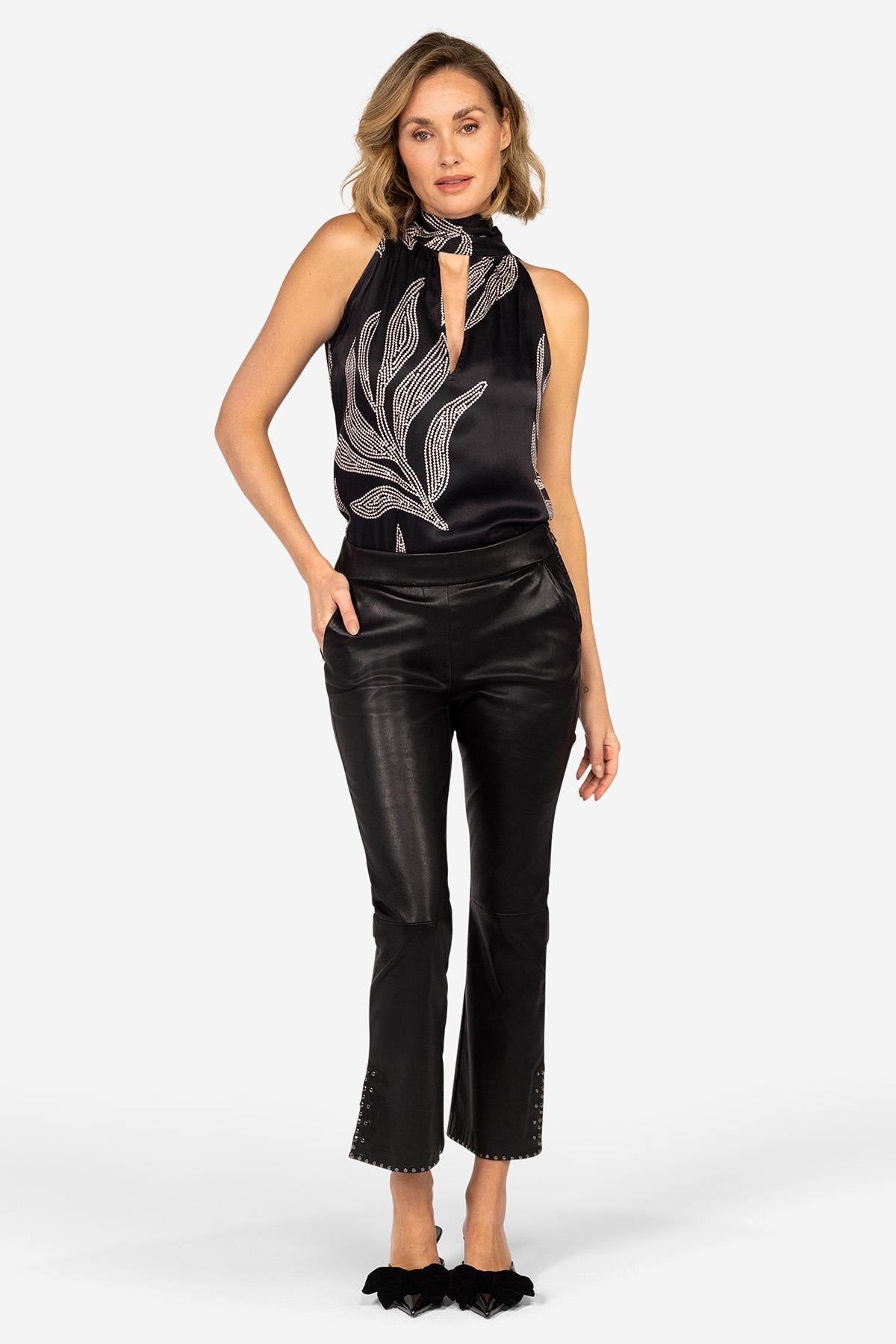 Black leather flared pants for women - Image n°2