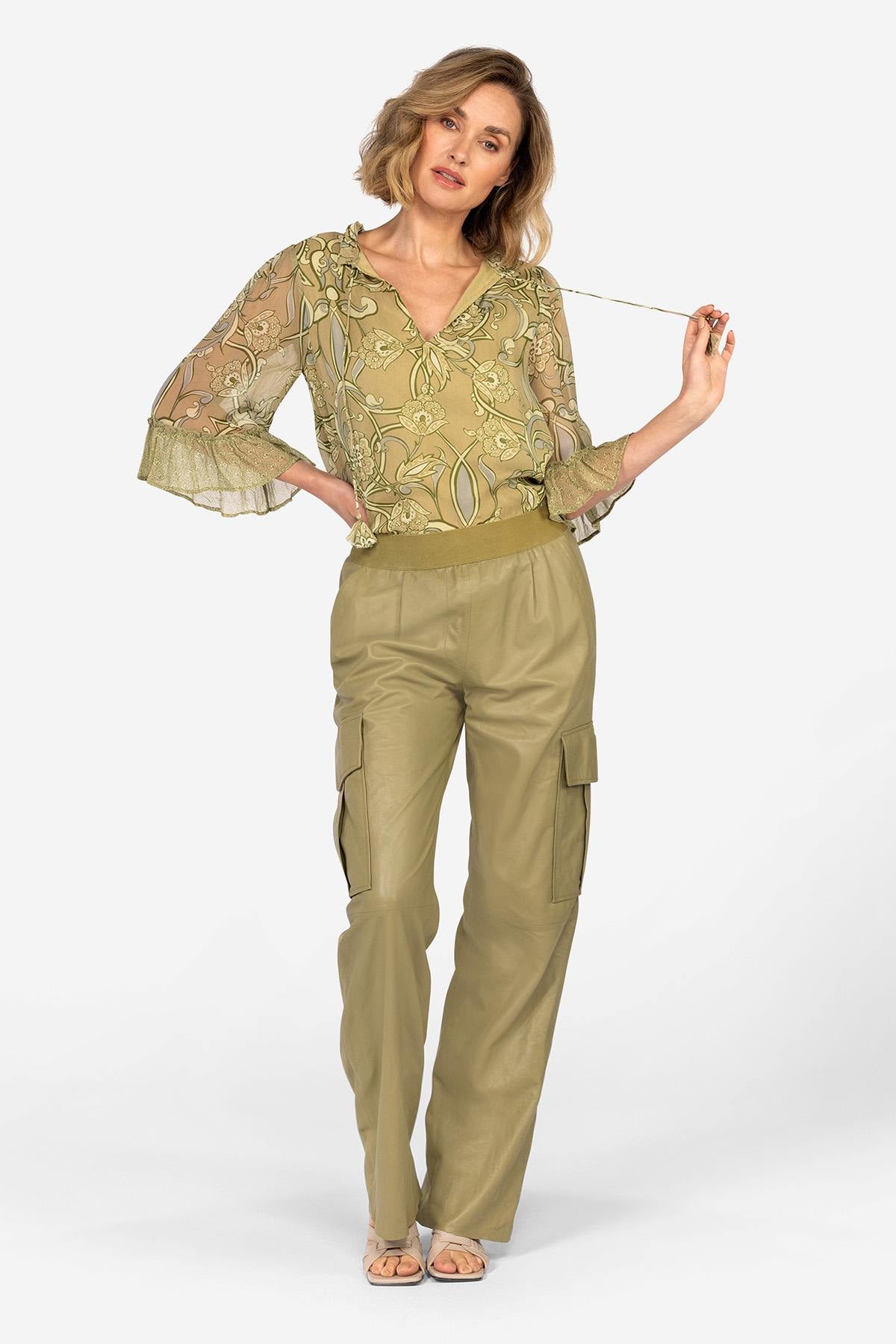 Light moss green top with floral print - Image n°1