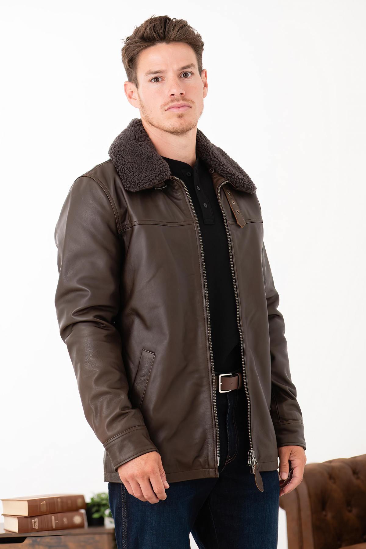 Straight cowhide leather jacket with removable fur collar - Image n°9