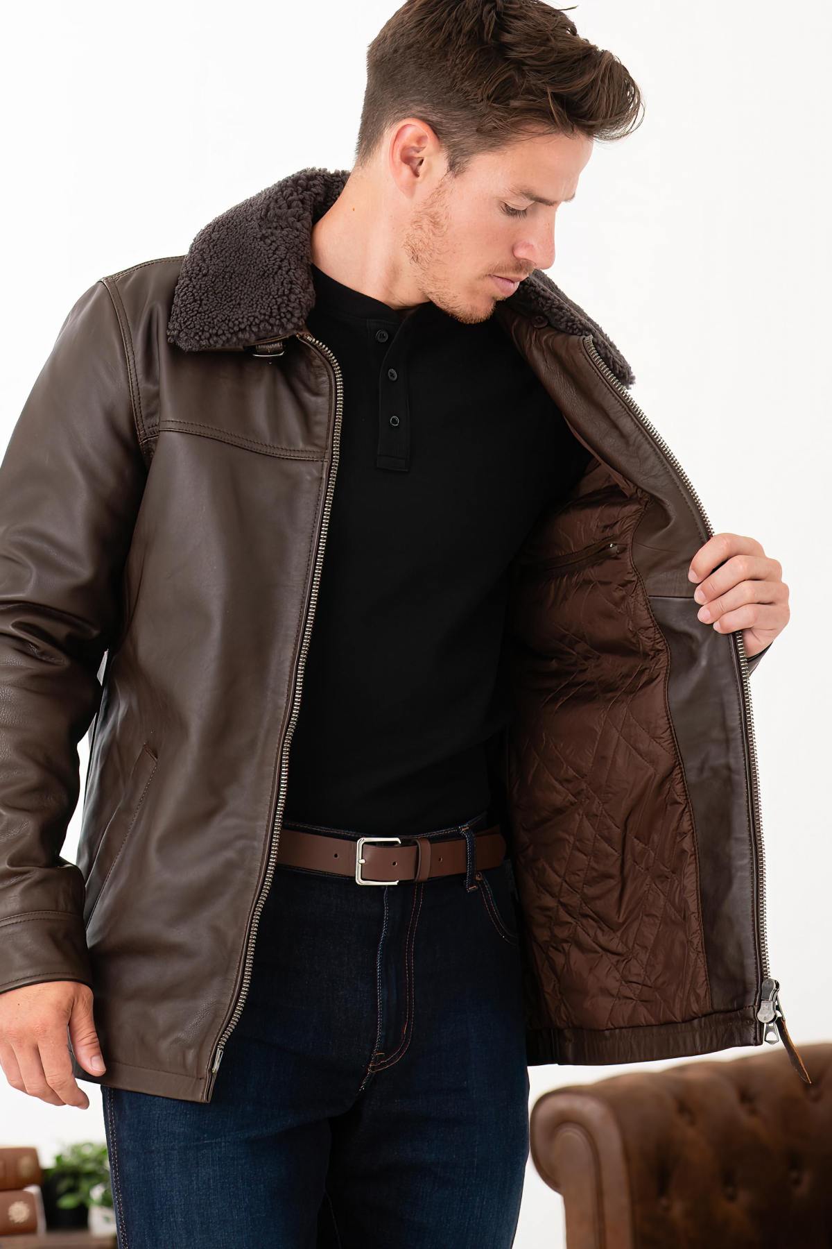 Straight cowhide leather jacket with removable fur collar - Image n°10