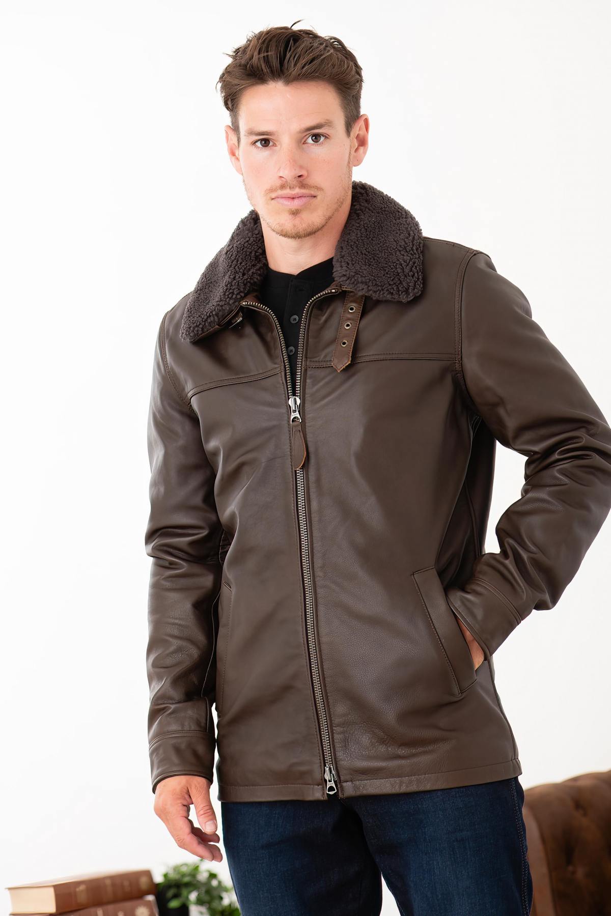 Straight cowhide leather jacket with removable fur collar - Image n°3