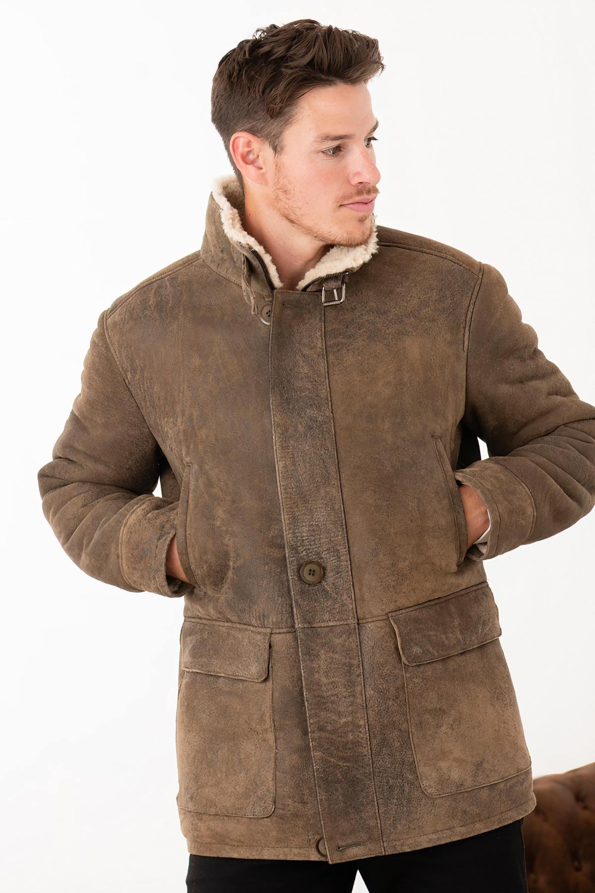 Elegant shearling coat with stand-up collar - Image n°4