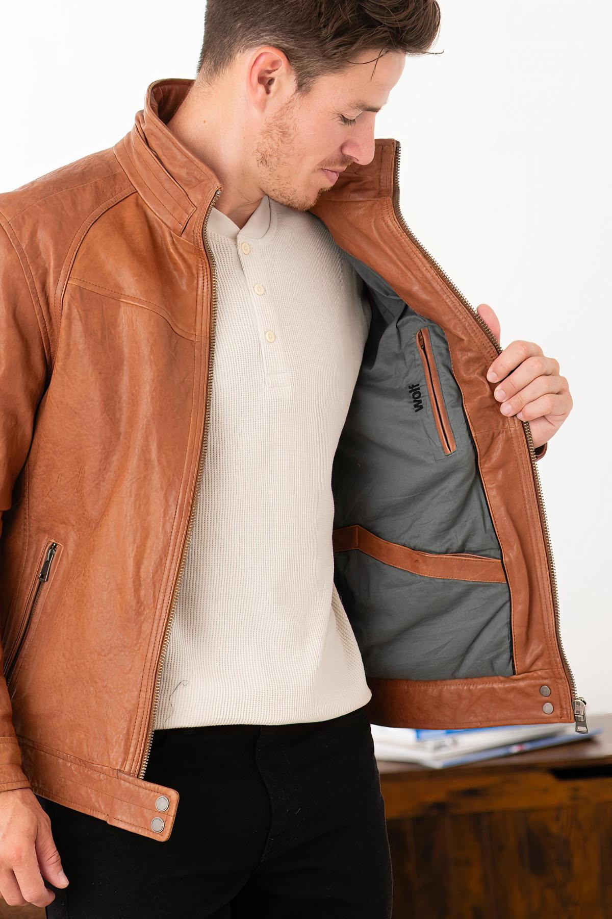 Vegetable-tanned high-neck leather jacket - Image n°7