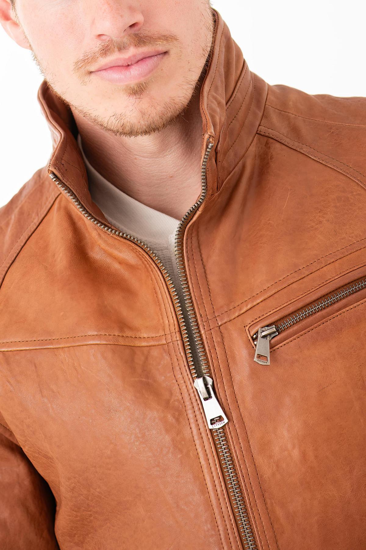 Vegetable-tanned high-neck leather jacket - Image n°3