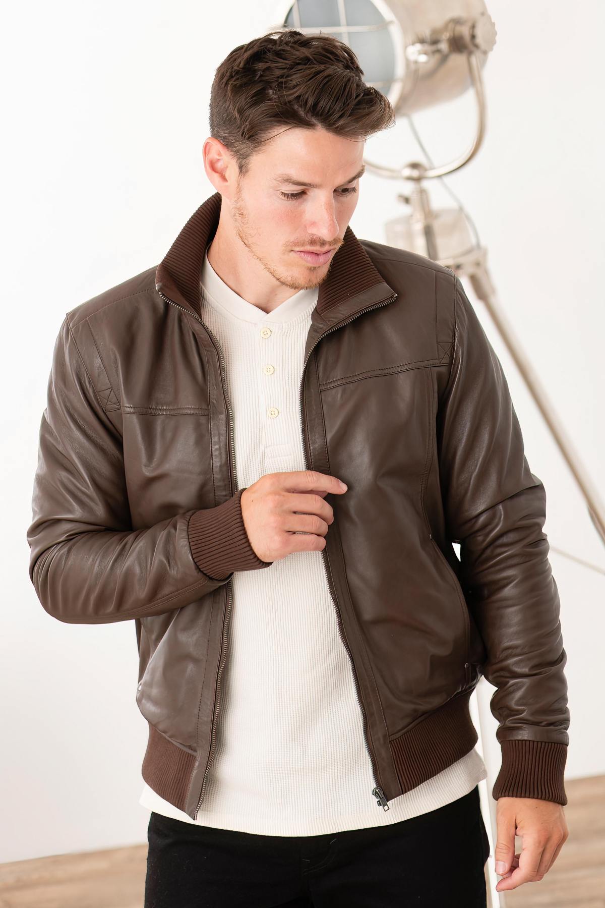 Genuine leather jacket with ribbing - Image n°1