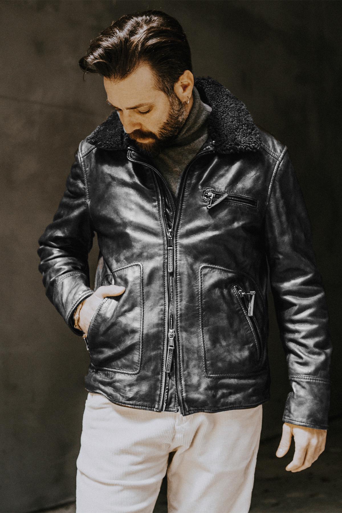 Vintage Black Leather Bomber Jacket - Image n°1