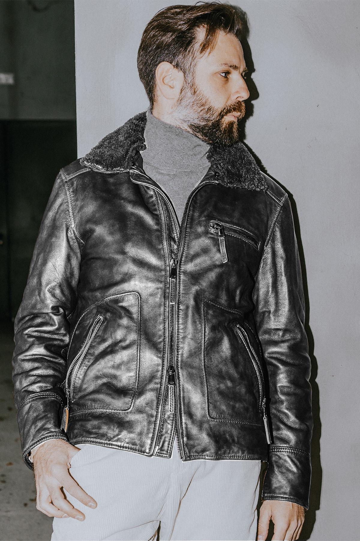 Vintage Black Leather Bomber Jacket - Image n°6