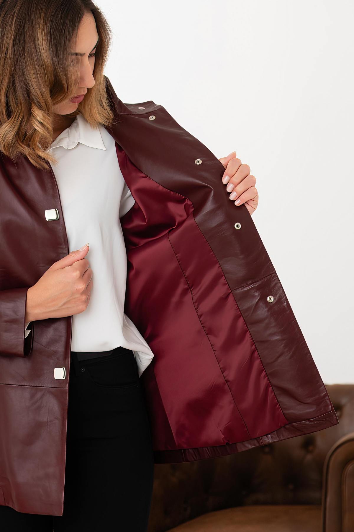 Elegant burgundy leather coats for women - Image n°3