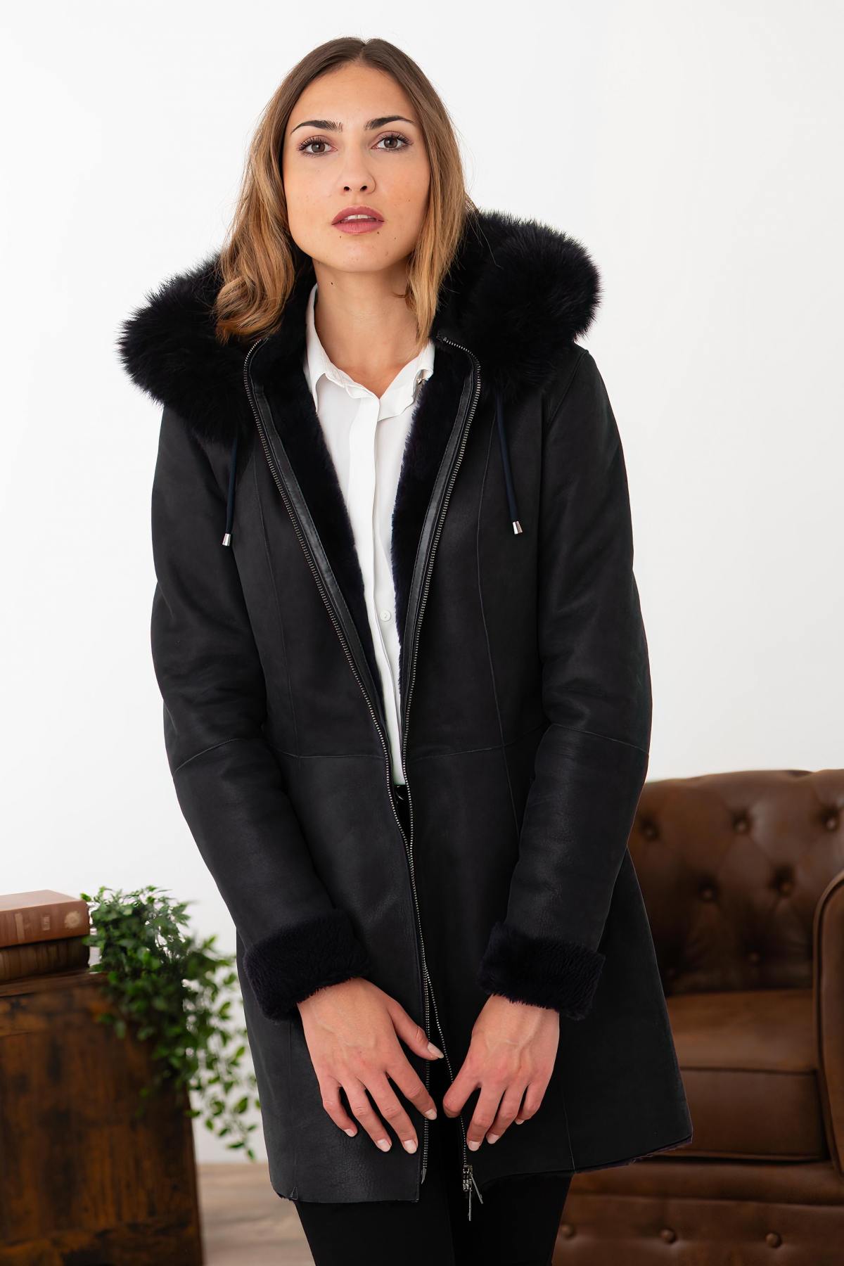 Hooded leather coat with fox fur - Image n°4