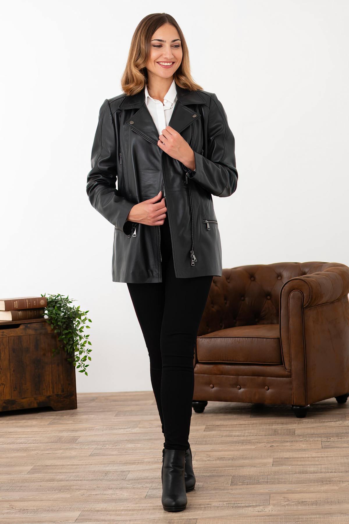 Mid-length leather jacket with asymmetrical collar in navy - Image n°3