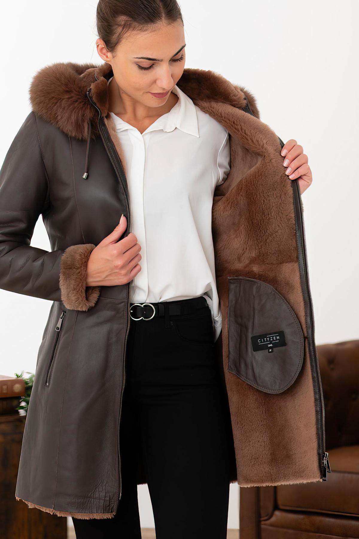 Chocolate colored leather coat with fur hood - Image n°5