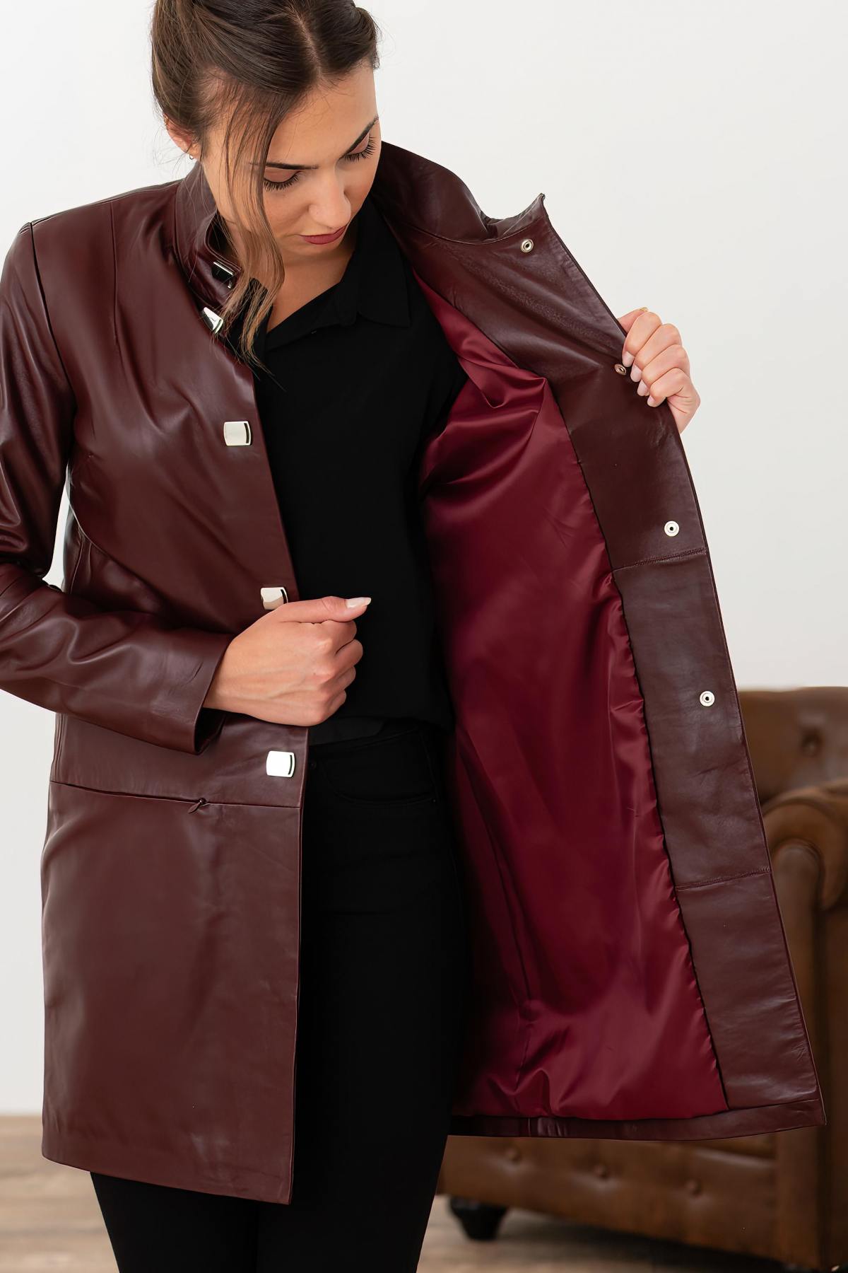 Chic burgundy leather fine coat - Image n°4