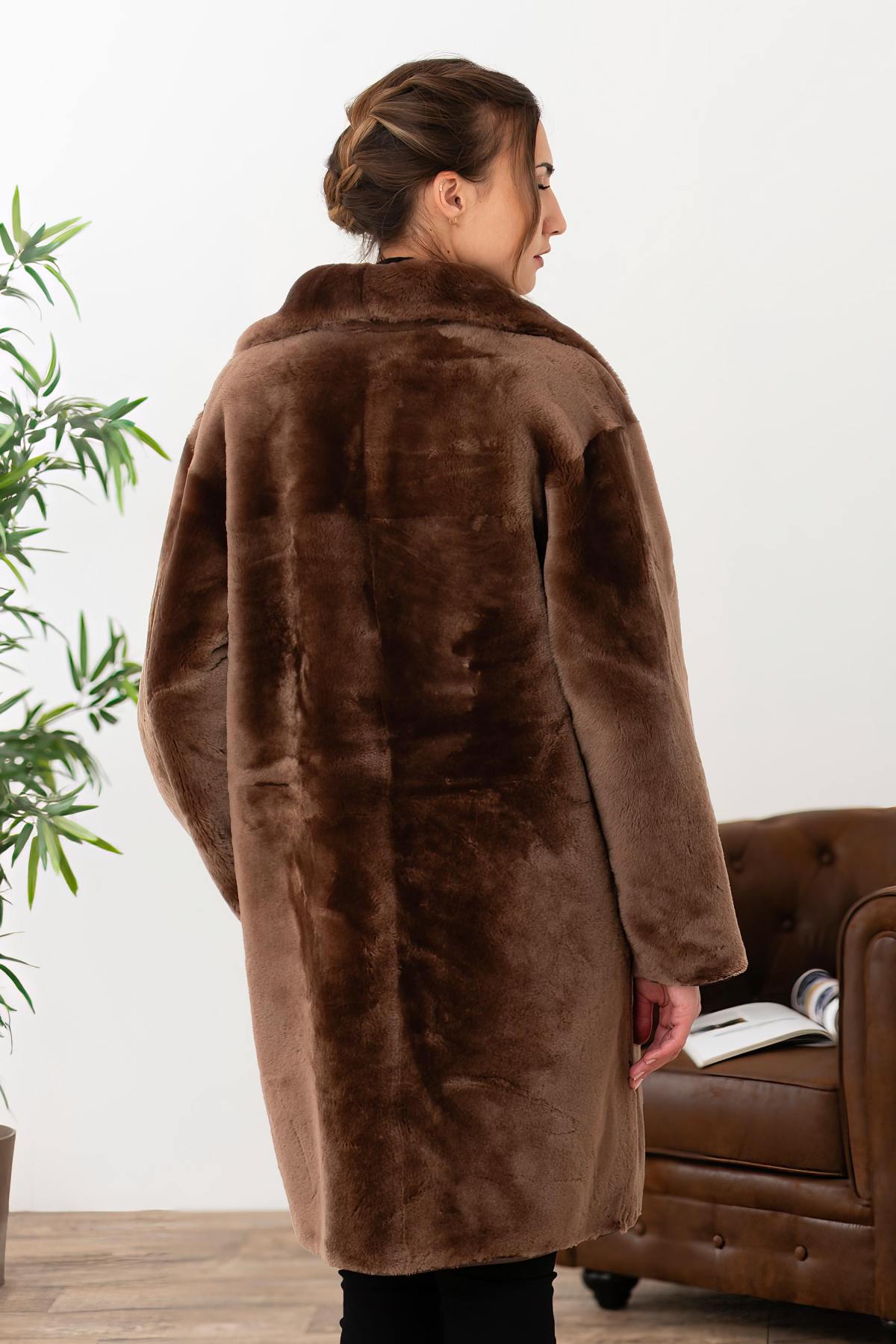 Reversible taupe-coloured sheepskin coat - Image n°9