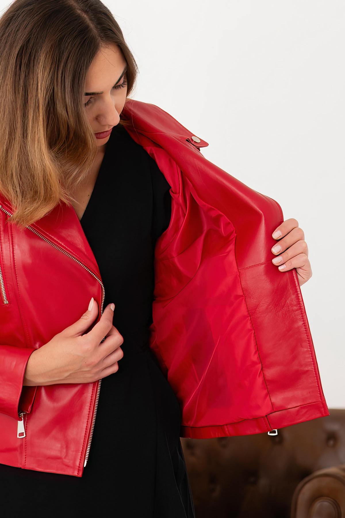 Biker jacket in red leather with shiny effect - Image n°7