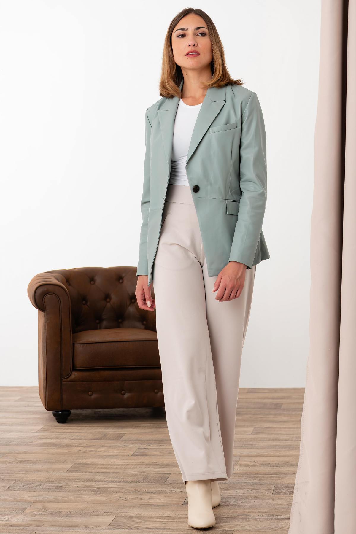 Almond-colored leather blazer jacket - Image n°2