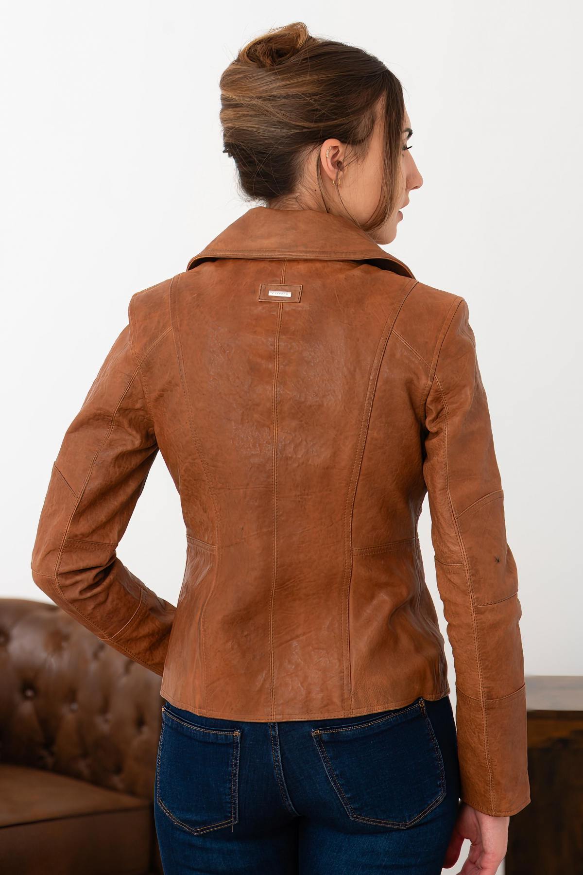 Tan-colored vegetable-tanned leather jacket with asymmetrical collar - Image n°3