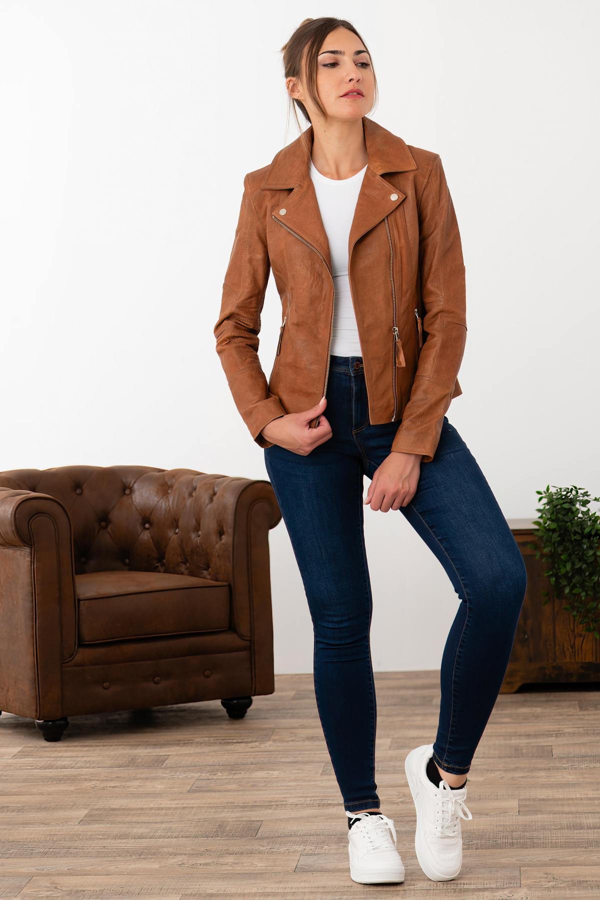 Tan-colored vegetable-tanned leather jacket with asymmetrical collar - Image n°2