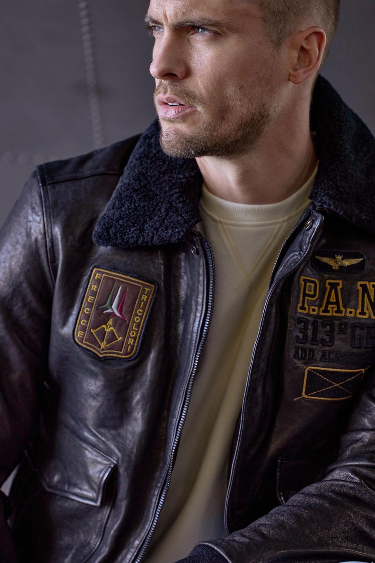 Aviation embroidered leather bomber jacket - Image n°2