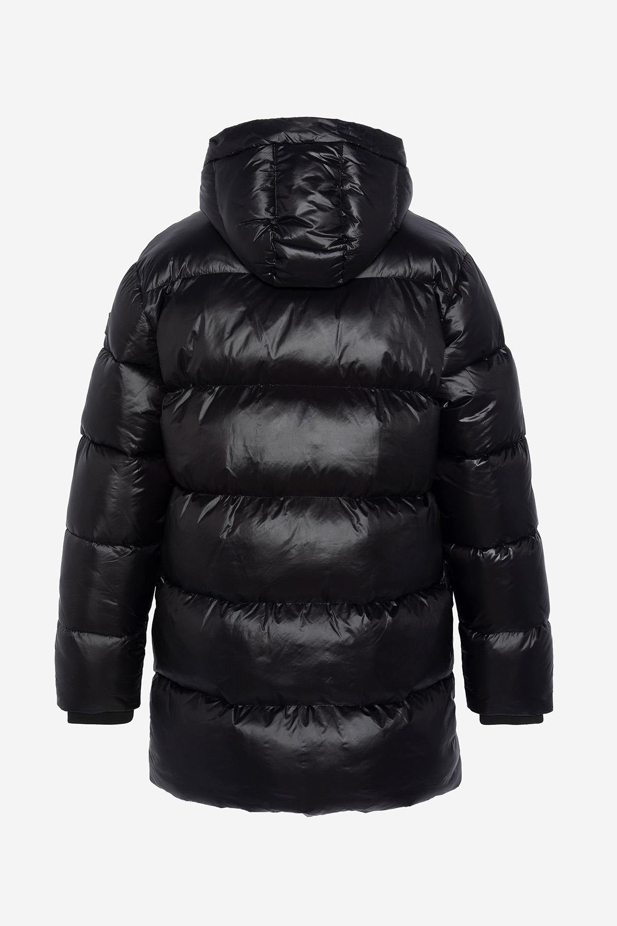 Black long quilted down jacket with hood - Image n°9