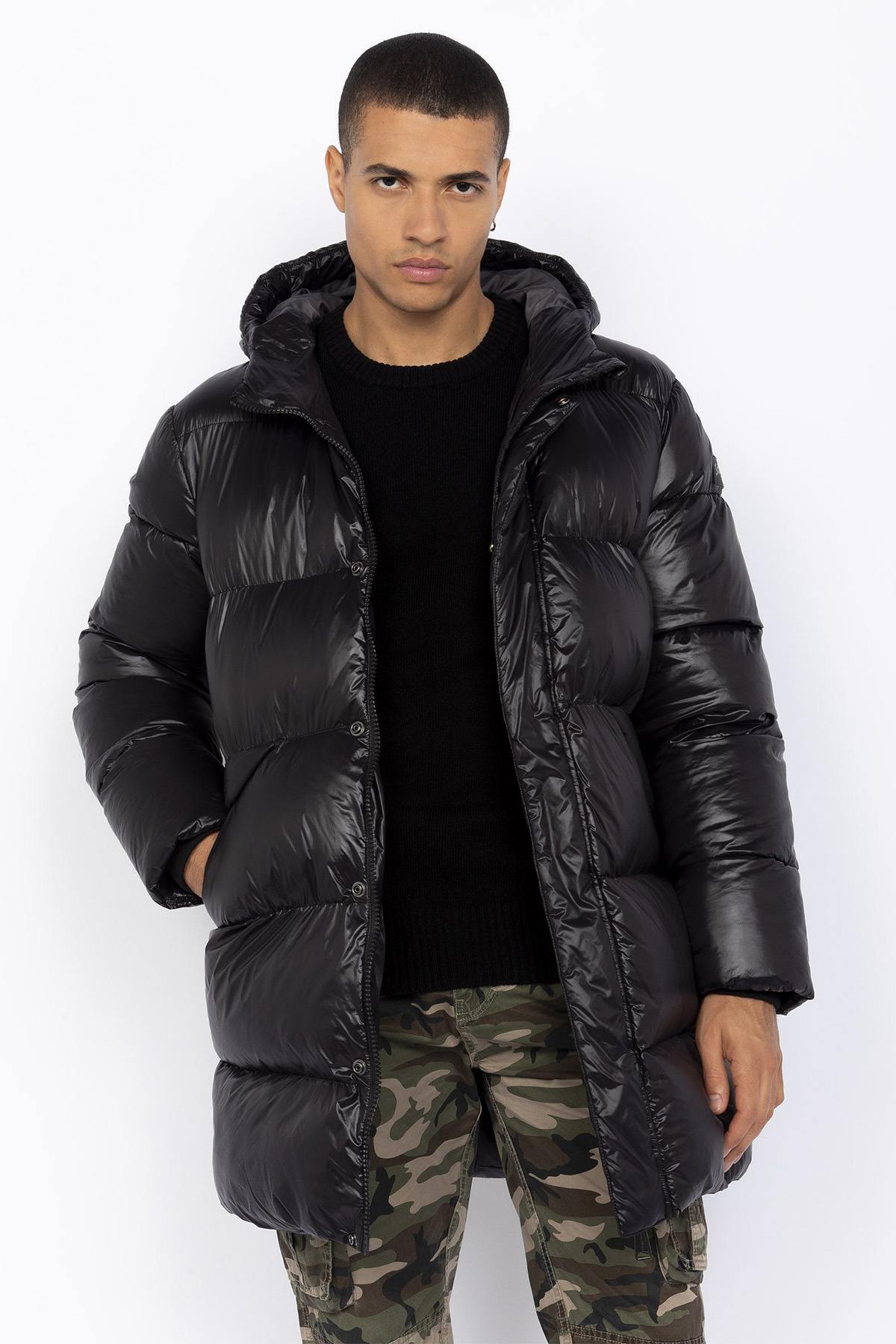 Black long quilted down jacket with hood - Image n°1