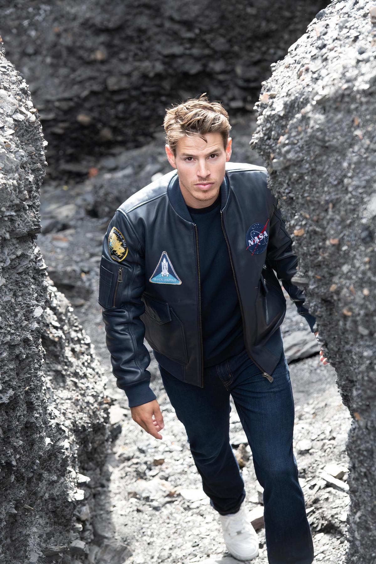 Navy Blue Aerospace Legendary Leather Jacket - Image n°3